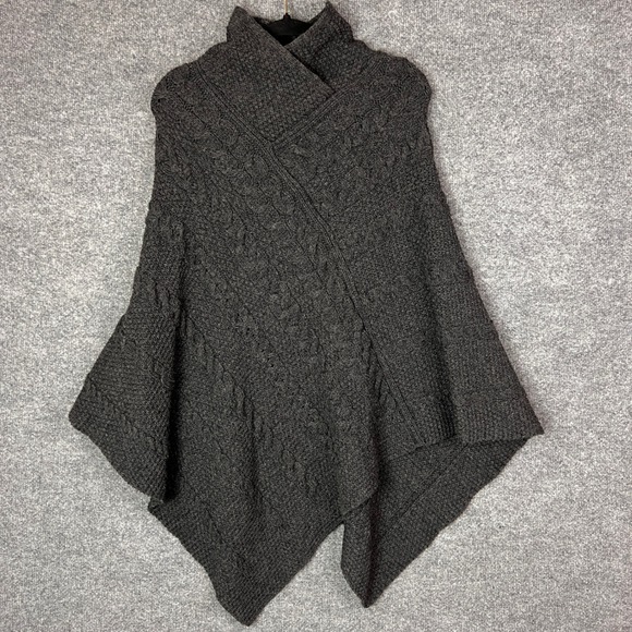 Inis Crafts Sweaters - Inis Crafts Womens Charcoal Gray 100% Merino Wool Cable Knit Poncho Cape M/L